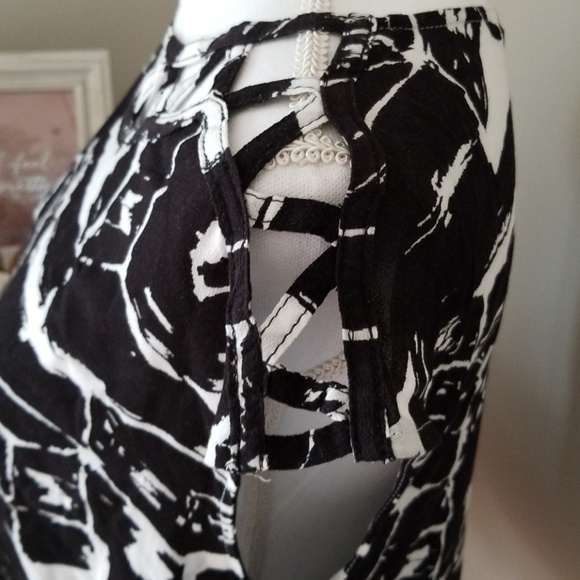 Ella Moss cut out blouse - Picture 4 of 6